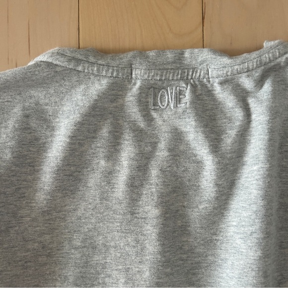 Blue Collection Gray Wrap Heart Tshirt - Picture 4 of 4